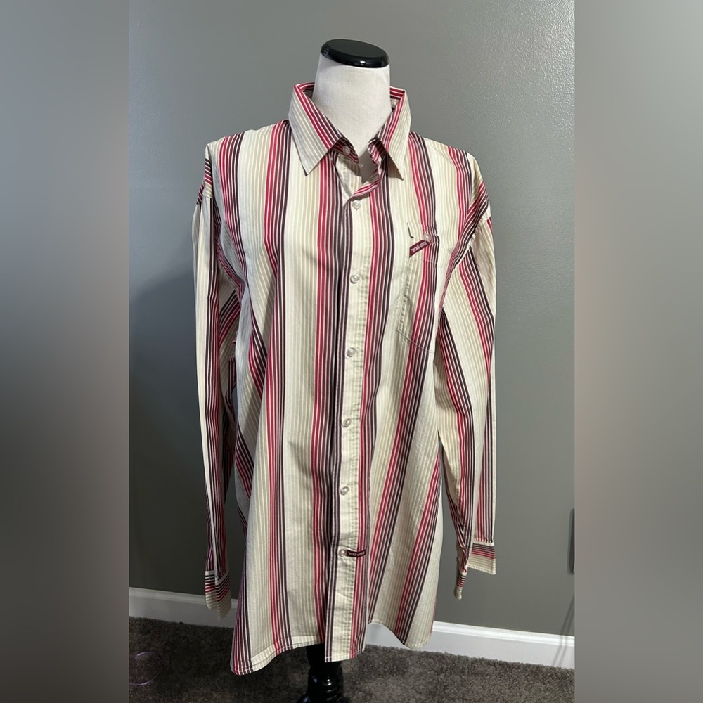 Ecko Unlimited men’s 2X button-down long sleeve shirt with the front pocket